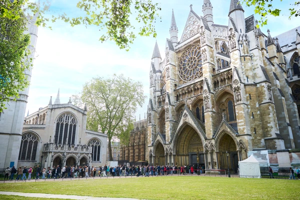 Interior view of Westminster Abbey nave